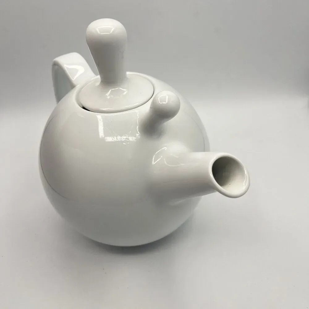 Crate & Barrel Segaform 6 Cup Glazed White Teapot with Lid